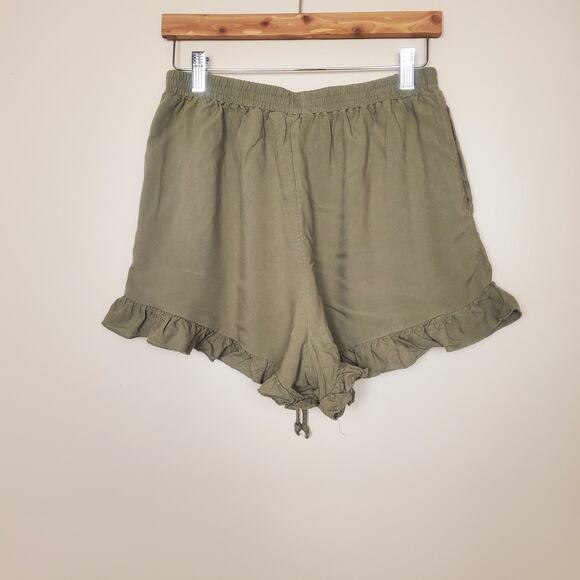 American Eagle Ruffle Shorts Olive Green Medium - Picture 4 of 7
